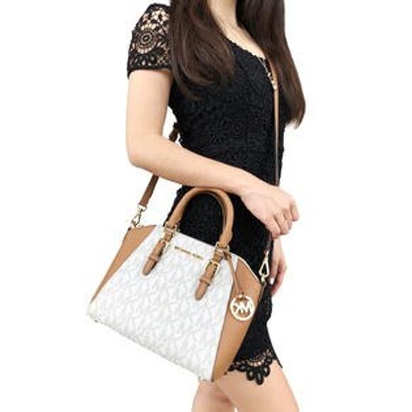 Michael Kors Ciara Vanilla Acorn Signature Coated Canvas Large Convertible Bag - Picture 1 of 9